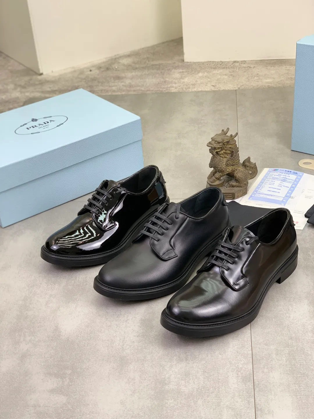 Men's Men's Shoes💰P640💰[New Style] High Quality Water-dyed Niuli 🆘[PRADA] Prada's latest casual business leather shoes for men! Listed simultaneously! The fabric is made of specially imported original calfskin, and the interior is made of imported water-dyed cowhide. It is absolutely luxurious and leads the fashion trend. High-end combination rubber outsole, size: 38-44 (45 and 46 can be customized) 3️⃣ colors available